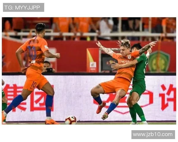 广州足球队边路渗透战术解析与实战应用深度剖析 广州足球队边路渗透战术解析与实战应用深度剖析